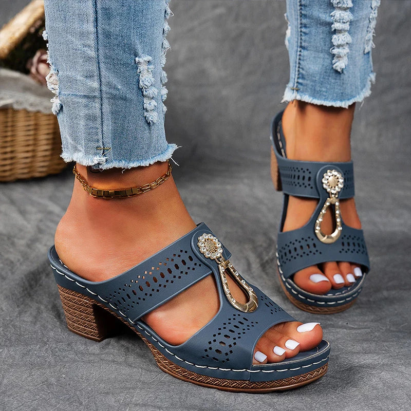 BellaVante – Vintage Block Heel Sandals