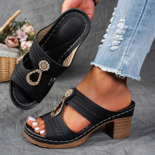 BellaVante – Vintage Block Heel Sandals