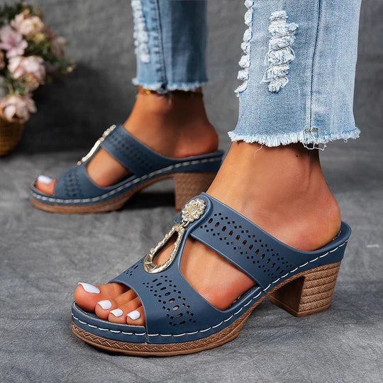 BellaVante – Vintage Block Heel Sandals
