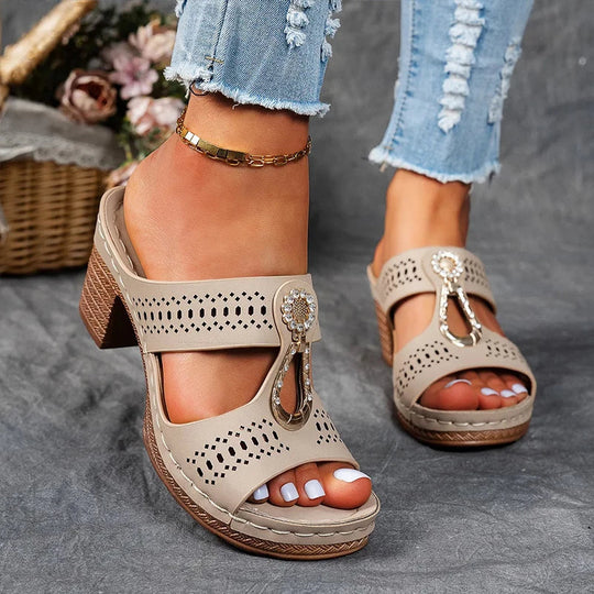 BellaVante – Vintage Block Heel Sandals