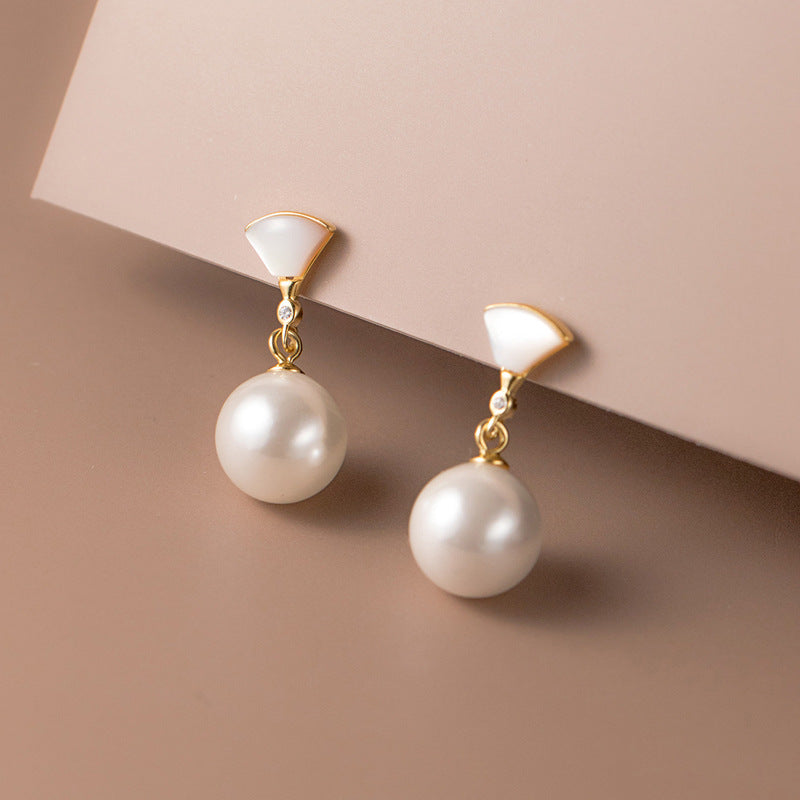 Gabriella – Classic Pearl Drop Earrings