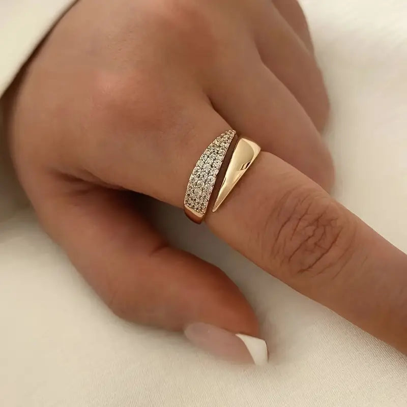 Aimee – Two-Tone Pavé Band Ring