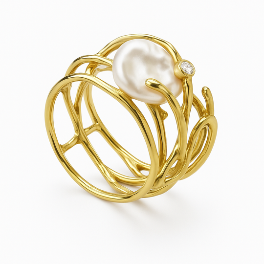 Vintage gold ring with pearl