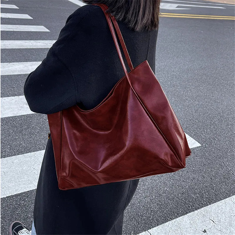 Ayleen – Large Brown Leather-Style Tote Bag