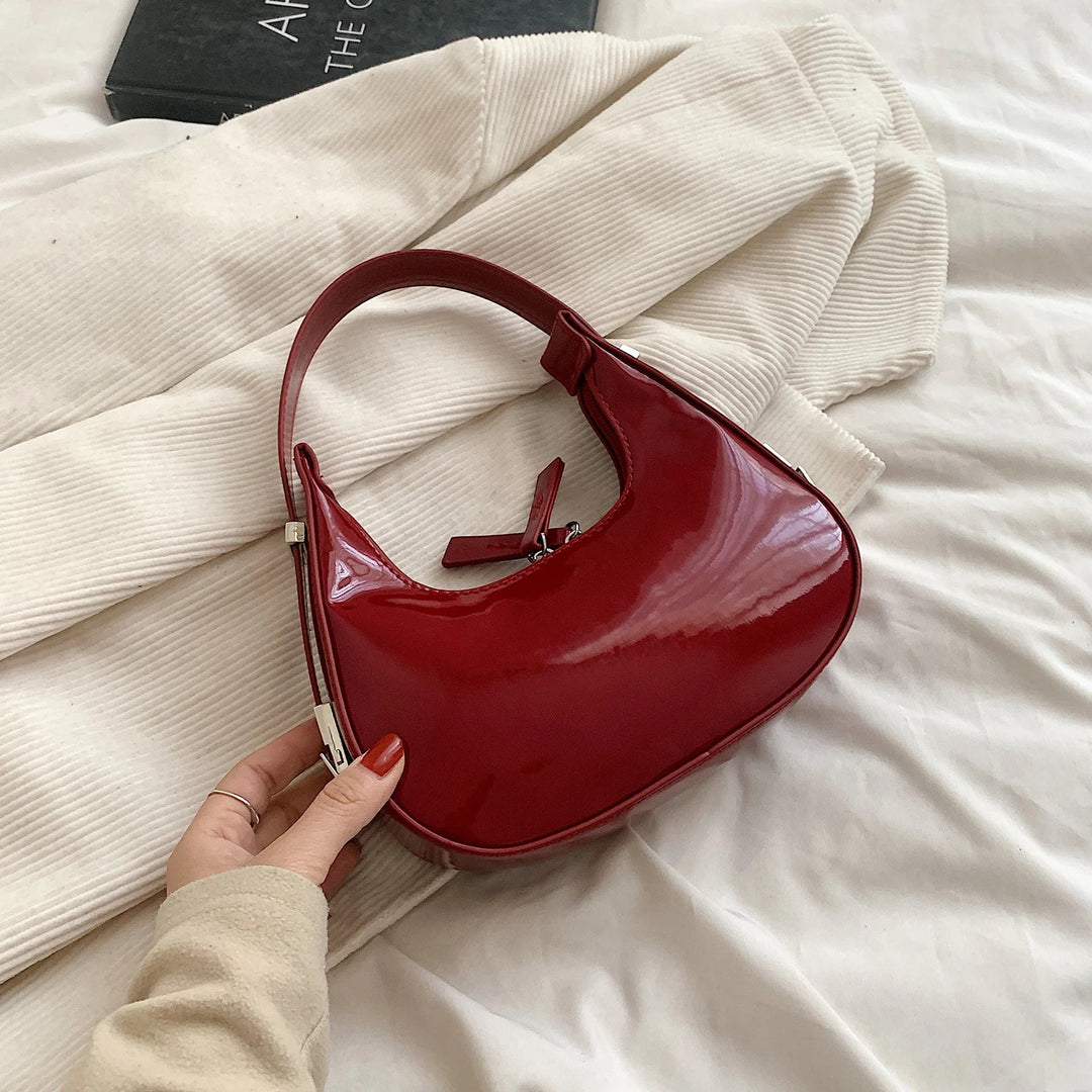 Anny – Glossy Vintage Crescent Shoulder Bag