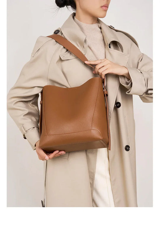 Beata – Chic Sandy Shoulder Bag with Faux Leather Strap