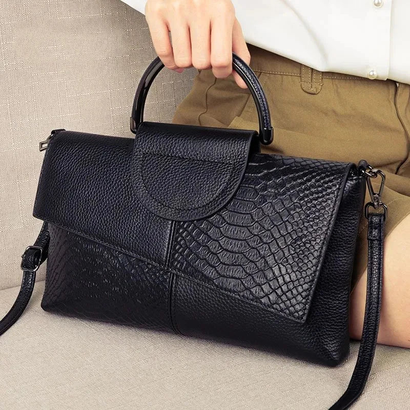 Annemarie – Black Structured Leather Handbag