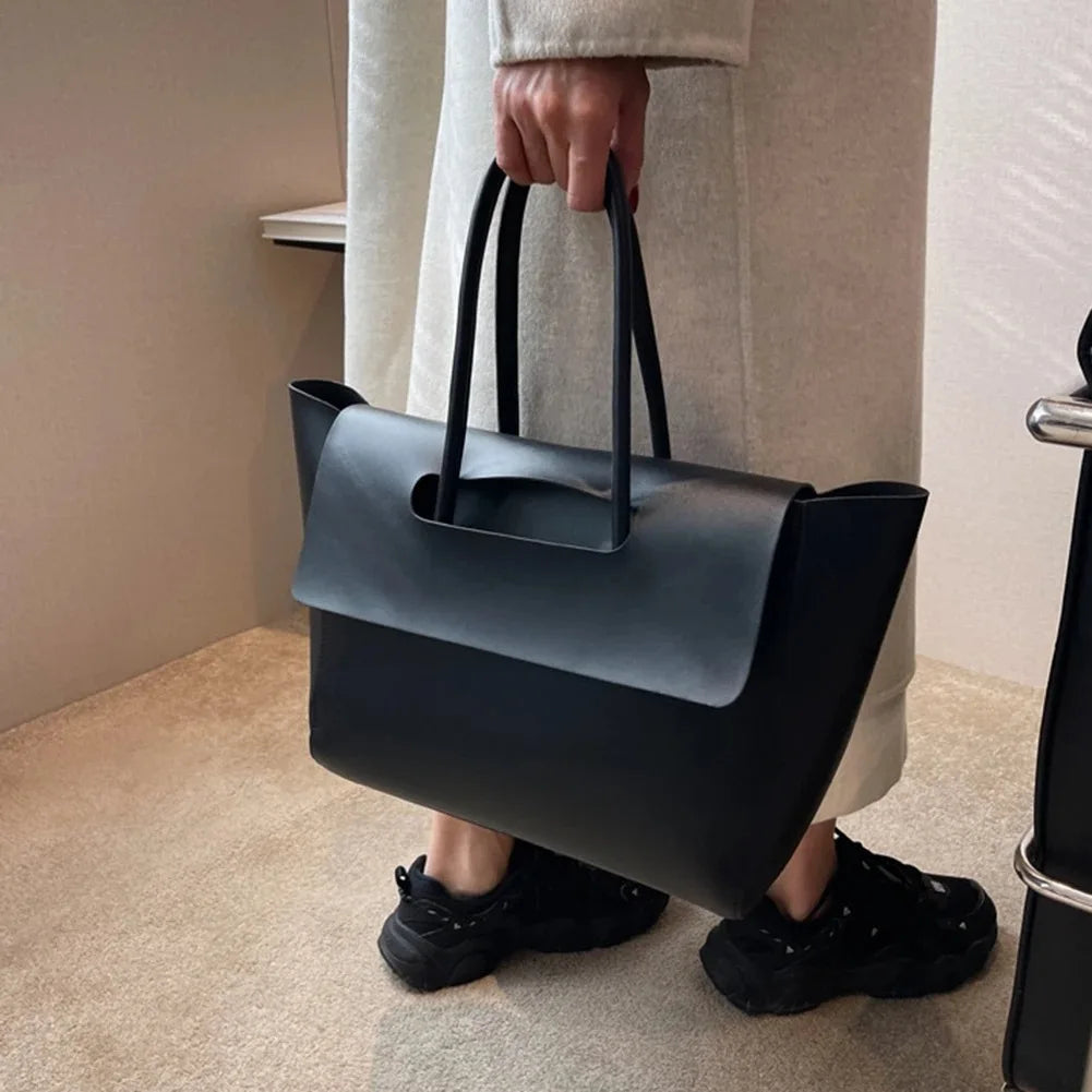 Annie – Chic Black Faux Leather Shoulder Bag