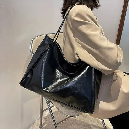 Ayleen – Large Brown Leather-Style Tote Bag