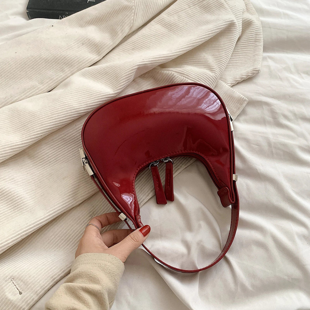 Anny – Glossy Vintage Crescent Shoulder Bag