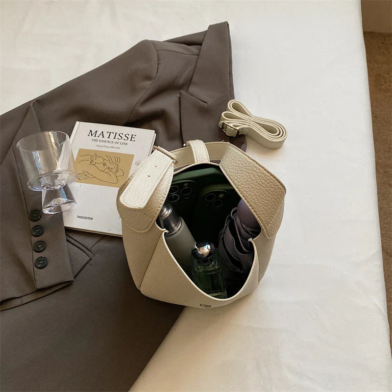 Arianna – Contemporary Leather-Style Bucket Bag