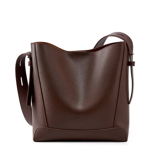 Beata – Chic Sandy Shoulder Bag with Faux Leather Strap