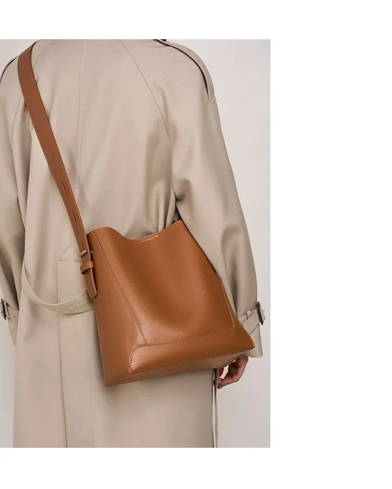Beata – Chic Sandy Shoulder Bag with Faux Leather Strap