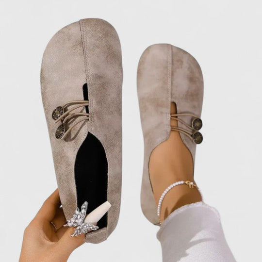 Melvoura – Minimalist Suede Loafers for Women