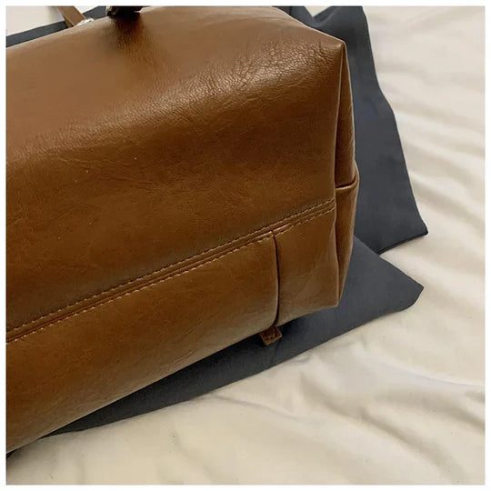 Augusta – Roomy Daily Tote with Leather Finish