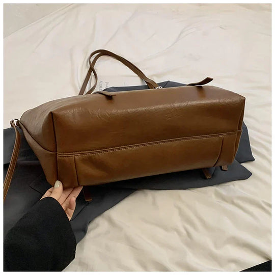 Augusta – Roomy Daily Tote with Leather Finish