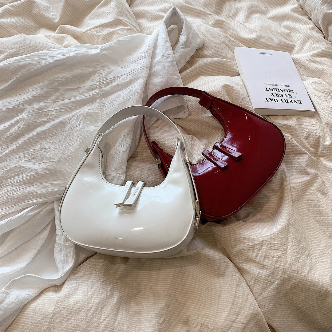 Anny – Glossy Vintage Crescent Shoulder Bag