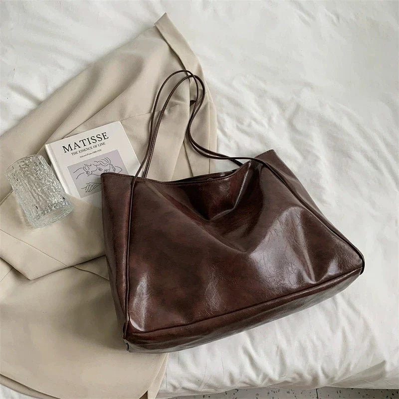 Ayleen – Large Brown Leather-Style Tote Bag