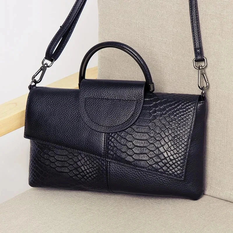 Annemarie – Black Structured Leather Handbag