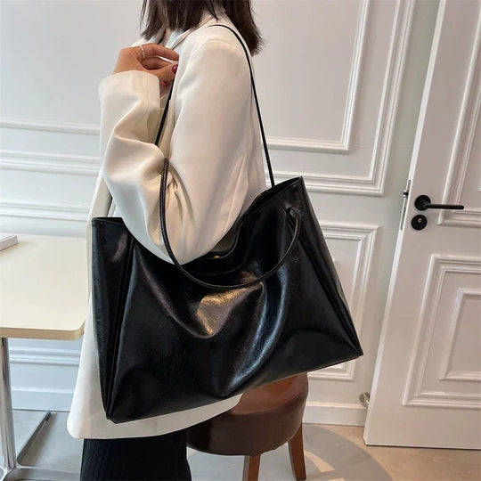 Ayleen – Large Brown Leather-Style Tote Bag