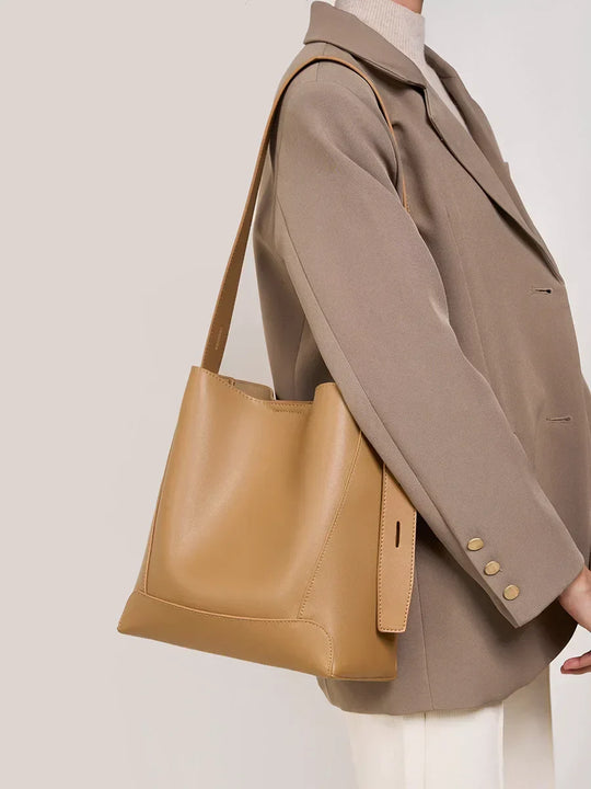 Beata – Chic Sandy Shoulder Bag with Faux Leather Strap