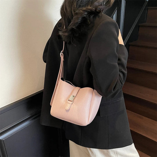 Arianna – Contemporary Leather-Style Bucket Bag
