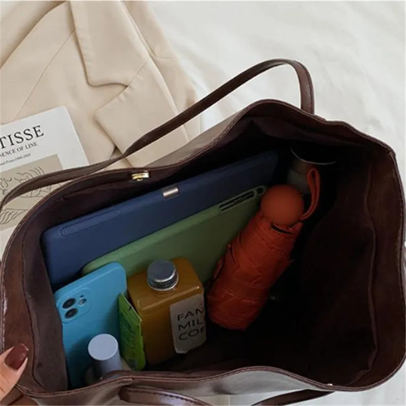 Ayleen – Large Brown Leather-Style Tote Bag