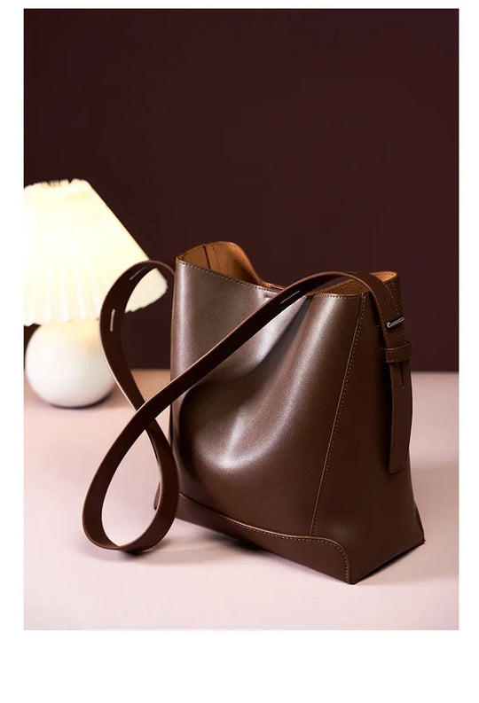 Beata – Chic Sandy Shoulder Bag with Faux Leather Strap