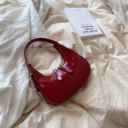 Anny – Glossy Vintage Crescent Shoulder Bag