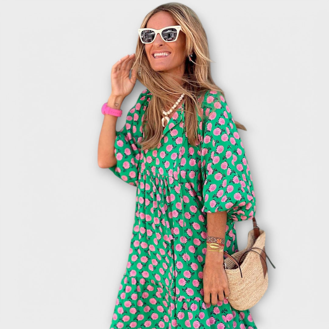 Camila – Maxi Dress with Retro Print and Statement Cut