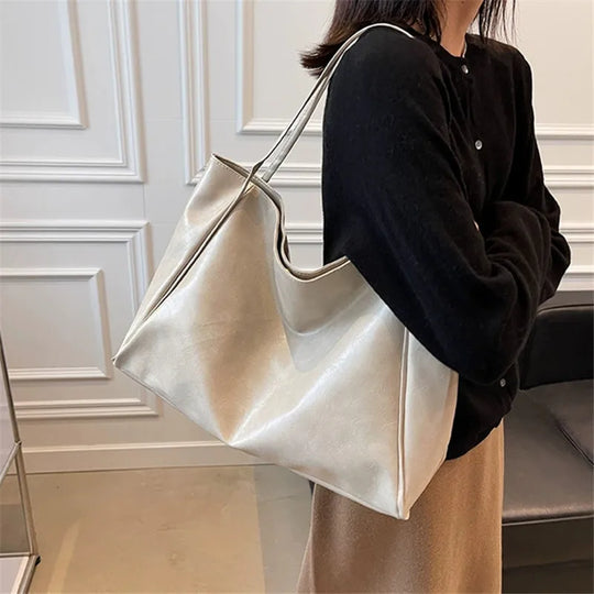 Ayleen – Large Brown Leather-Style Tote Bag