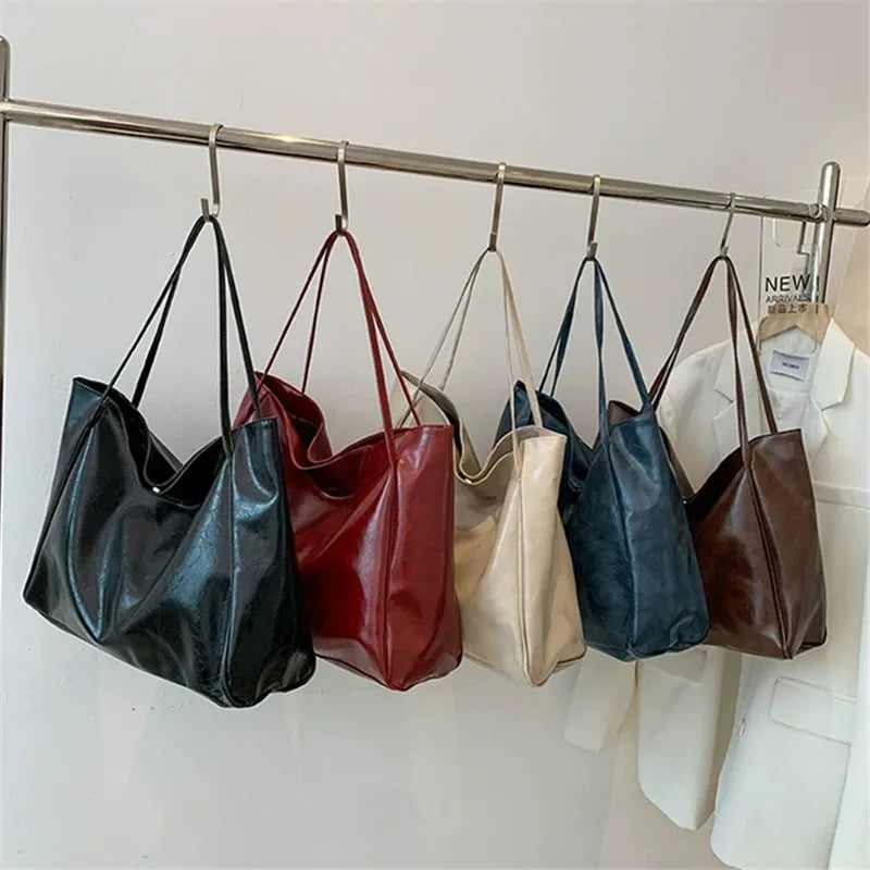 Ayleen – Large Brown Leather-Style Tote Bag