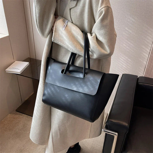 Annie – Chic Black Faux Leather Shoulder Bag
