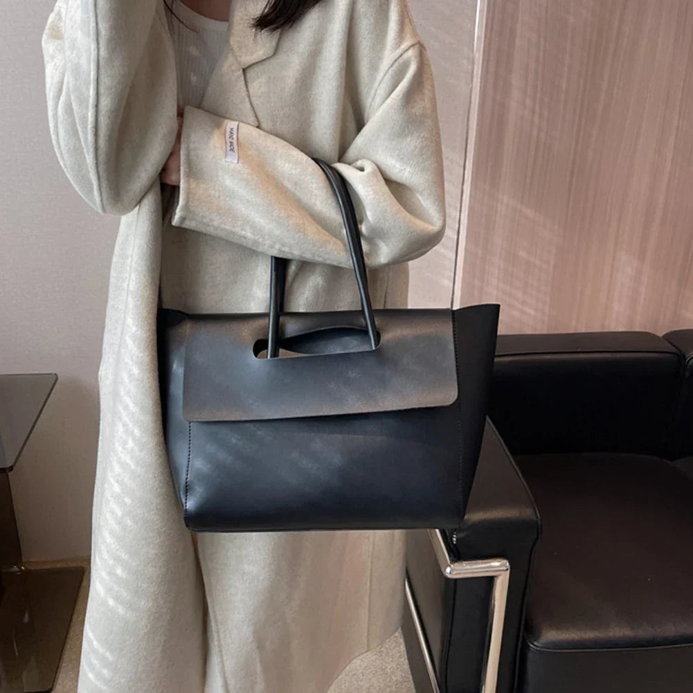 Annie – Chic Black Faux Leather Shoulder Bag
