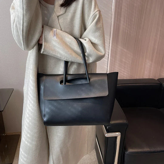 Annie – Chic Black Faux Leather Shoulder Bag
