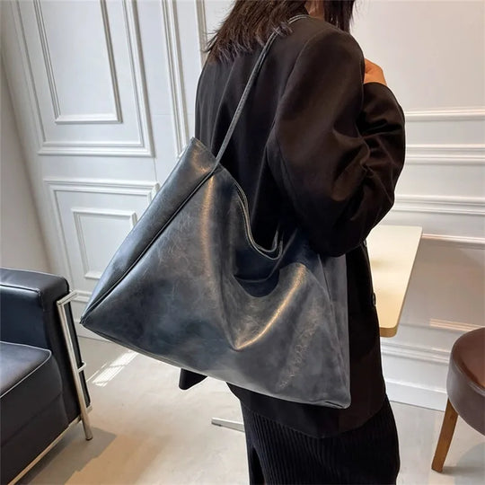 Ayleen – Large Brown Leather-Style Tote Bag