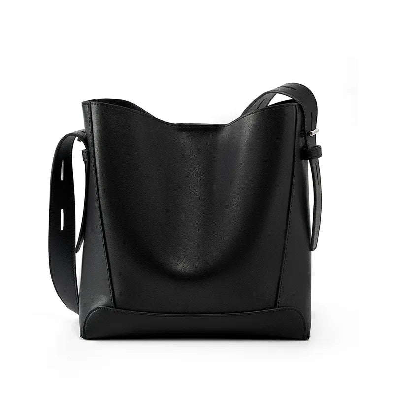 Beata – Chic Sandy Shoulder Bag with Faux Leather Strap
