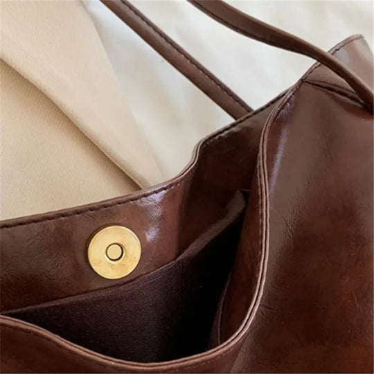Ayleen – Large Brown Leather-Style Tote Bag