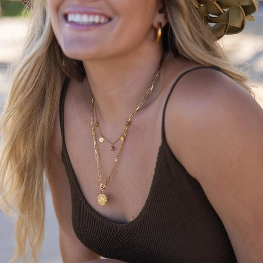 Aunjanue – Gold Disc Charm Necklace for Women