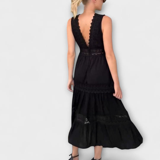 Anneline – Midi Dress with Lace and Romantic Flair