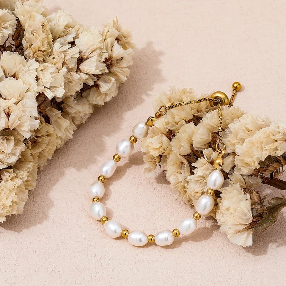 Elysa – Adjustable Pearl Elegance Bracelet