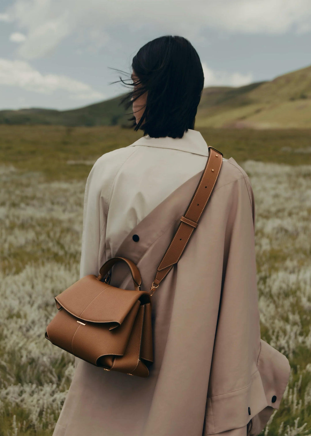 Velloria – Sophisticated Leather Top-Handle Bag for Women