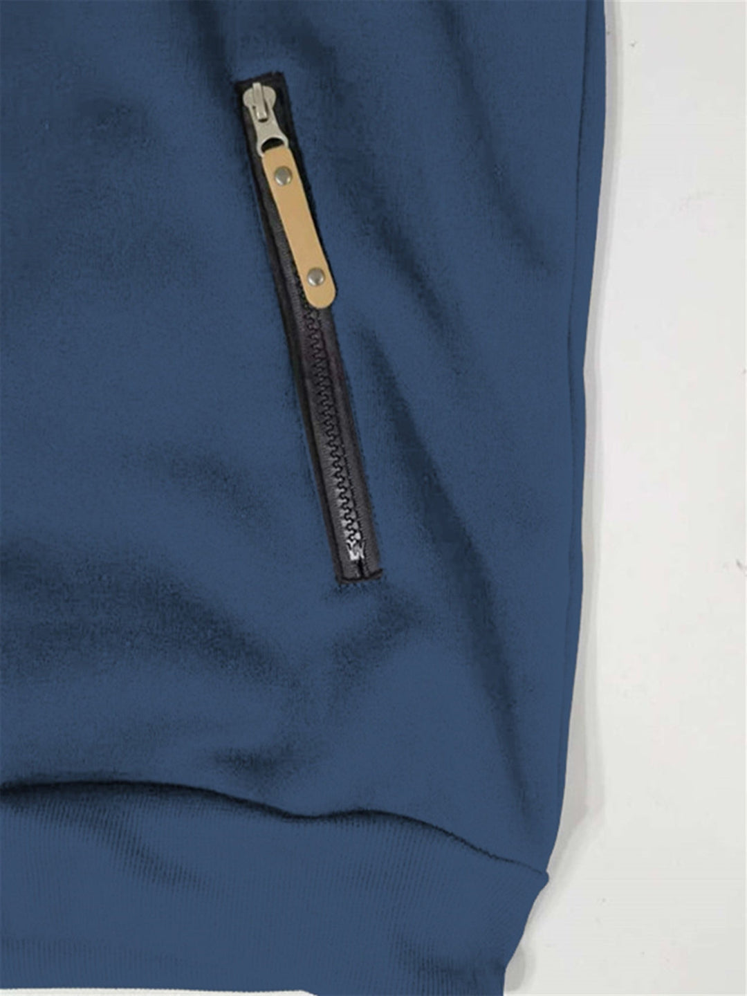 Julio – Casual Zipper-Pocket Hoodie for Men