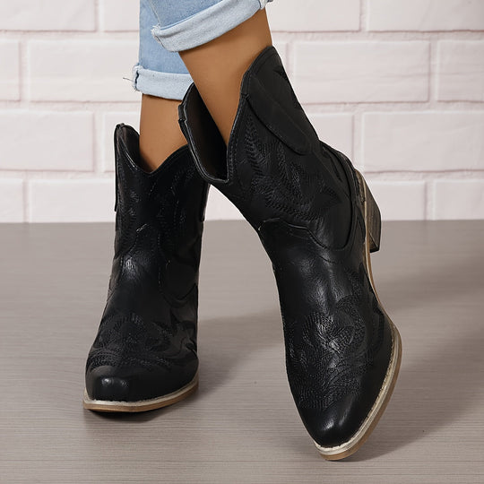 Maiken - TrailBloom Western V-Cut Boots