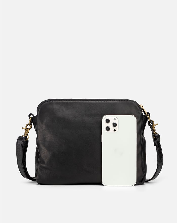 Anastasia – Leather Shoulder Bag with Stylish Design and Versatile Functionality