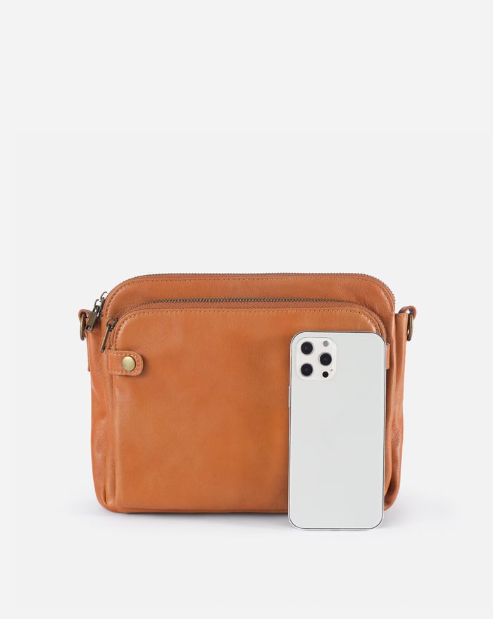 Anastasia – Leather Shoulder Bag with Stylish Design and Versatile Functionality