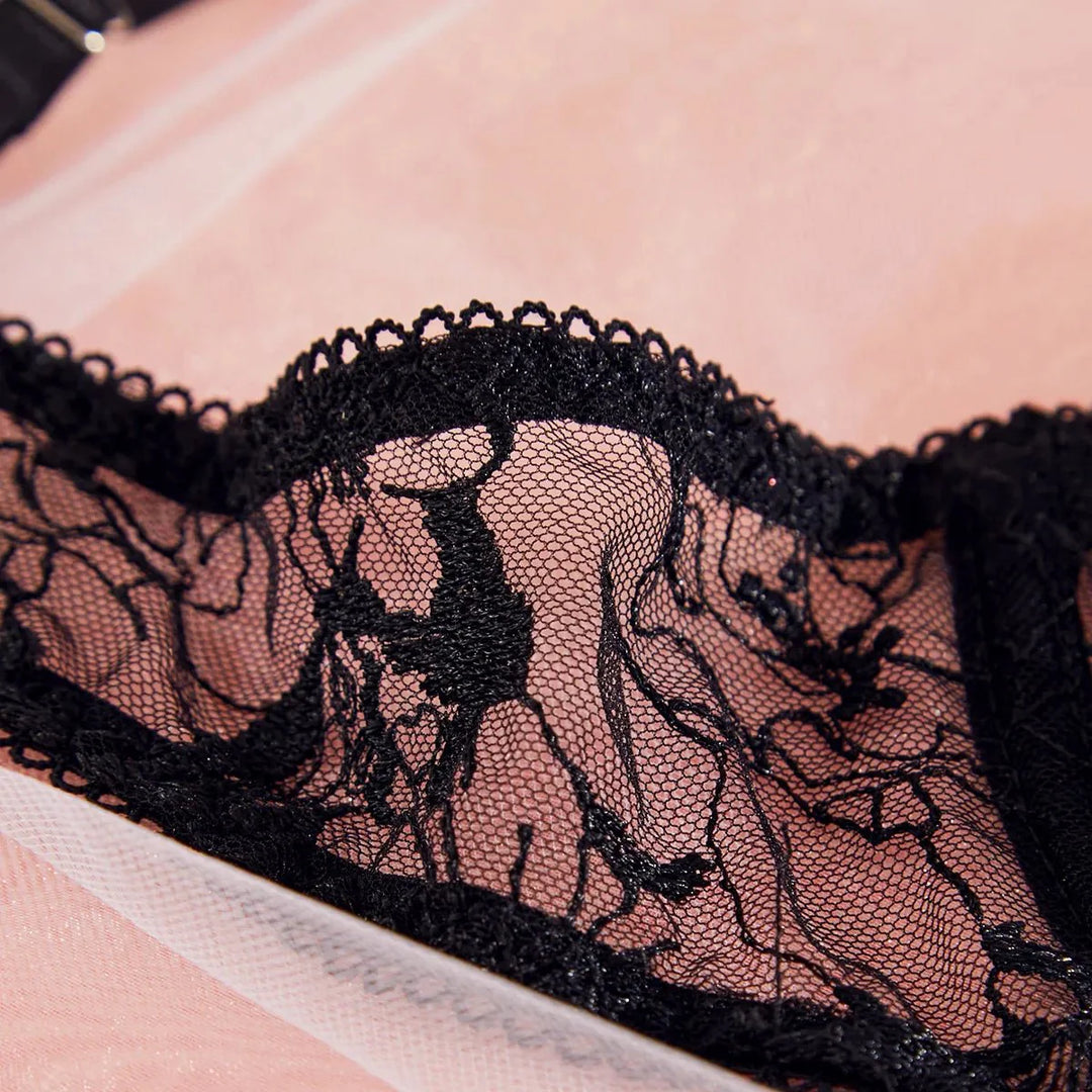 Seraphina – Chain-Strapped Black Lace Lingerie Set for Women