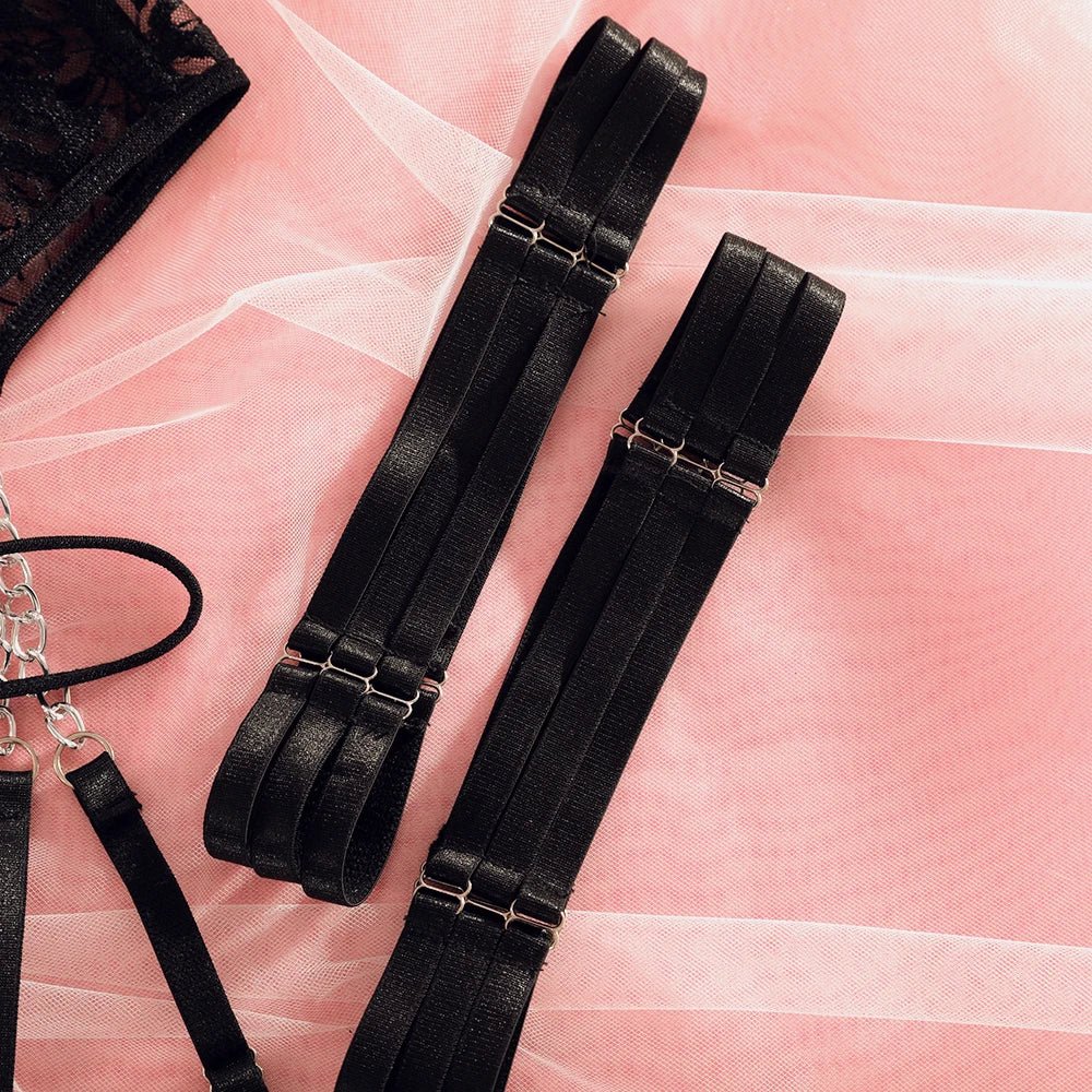 Seraphina – Chain-Strapped Black Lace Lingerie Set for Women