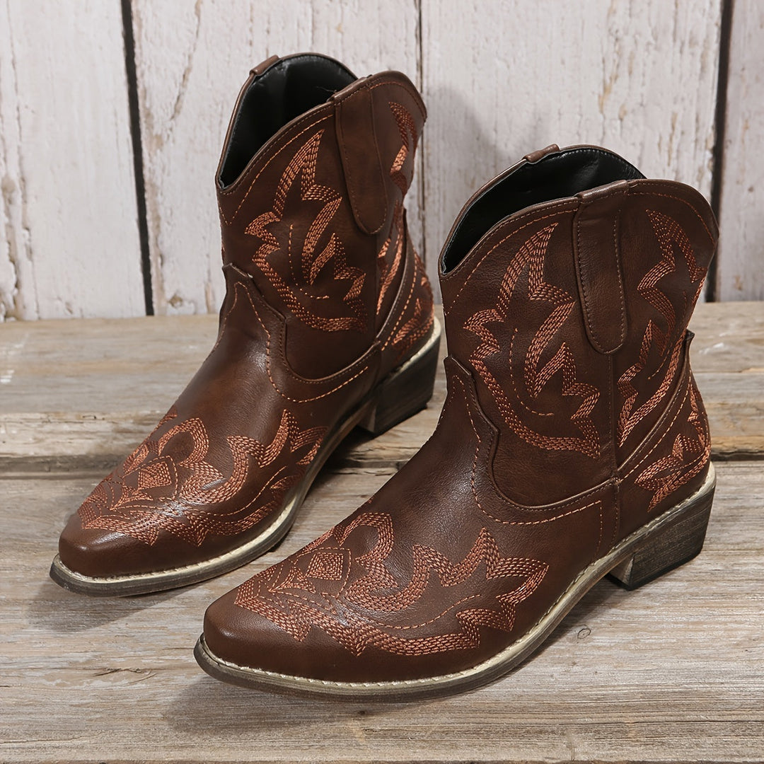 Maiken - TrailBloom Western V-Cut Boots