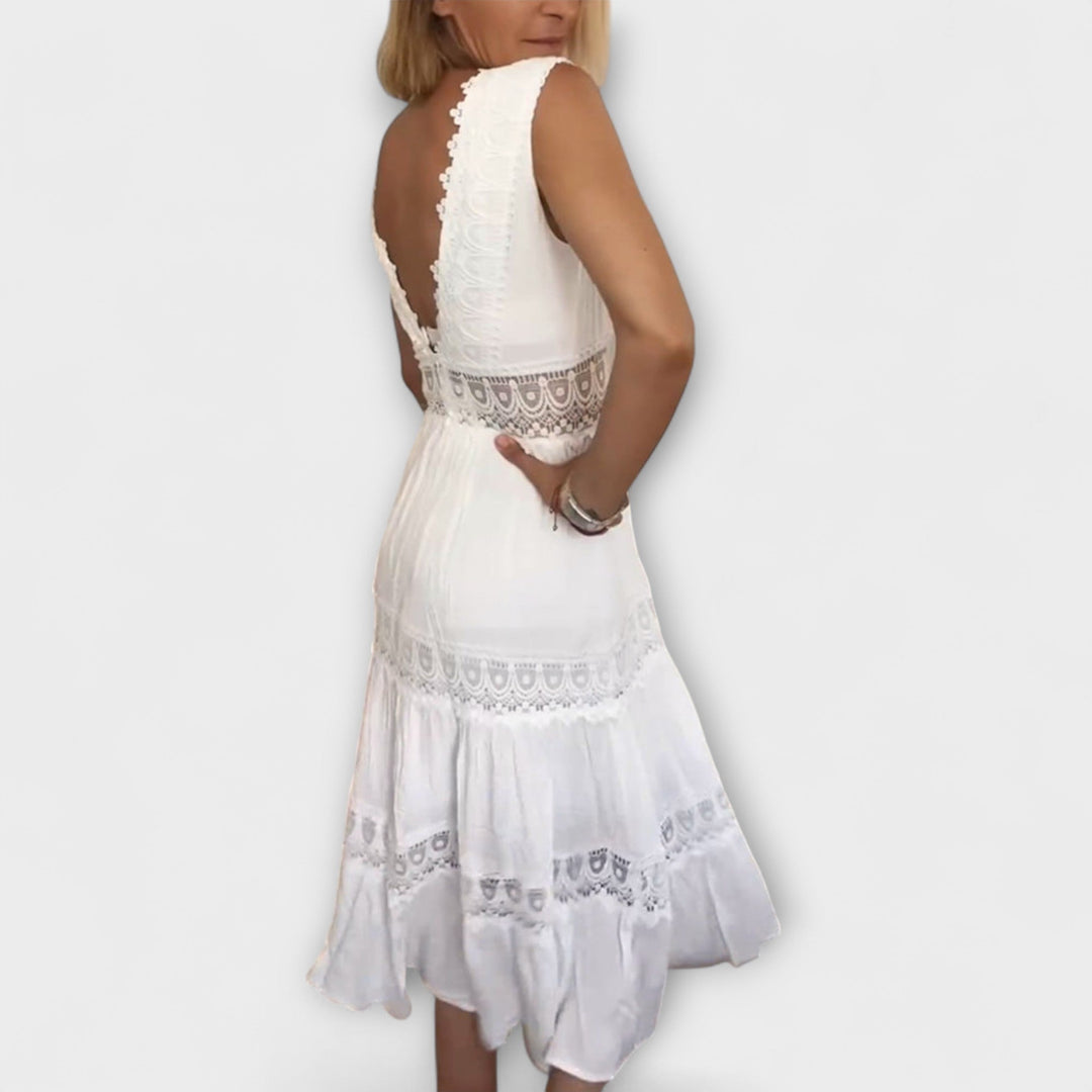 Anneline – Midi Dress with Lace and Romantic Flair